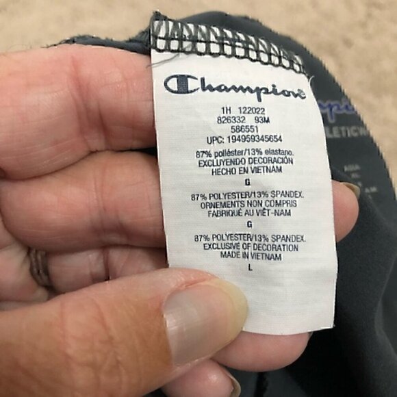 Champion Men’s size large grey shorts - Picture 8 of 10